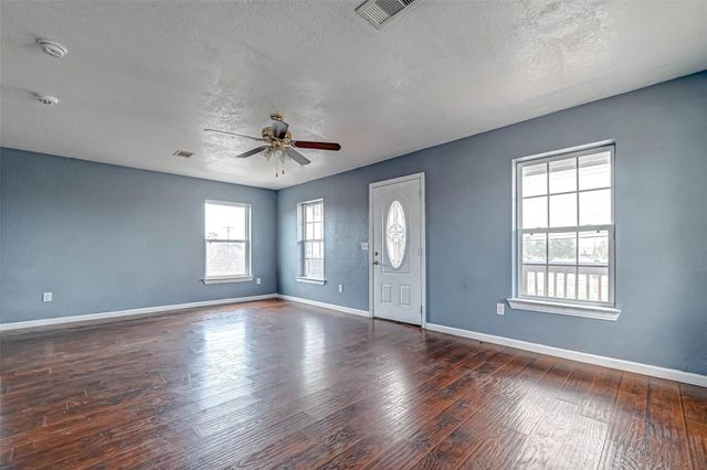 1402 51st Street, Galveston, TX 77551