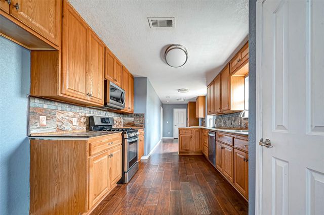 1402 51st Street, Galveston, TX 77551