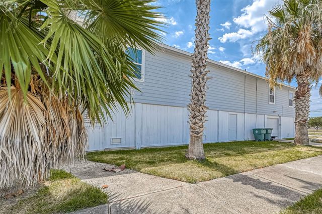 1402 51st Street, Galveston, TX 77551