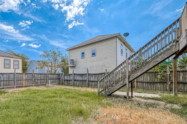1402 51st Street, Galveston, TX 77551