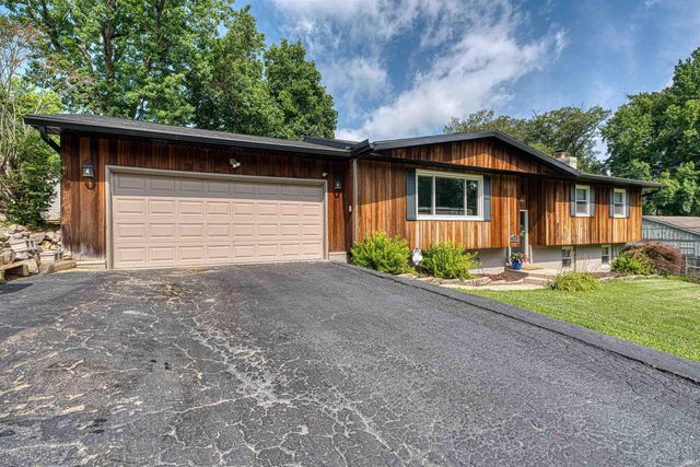 713 Carole Place, Newburgh, IN 47630
