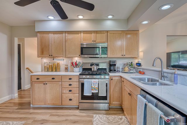 713 Carole Place, Newburgh, IN 47630