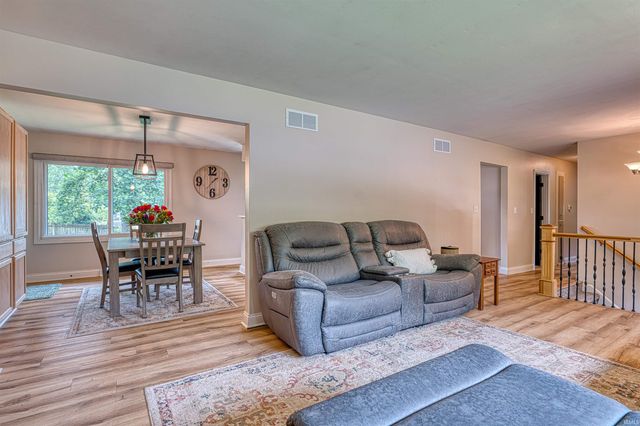 713 Carole Place, Newburgh, IN 47630