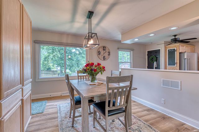 713 Carole Place, Newburgh, IN 47630
