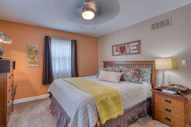 713 Carole Place, Newburgh, IN 47630