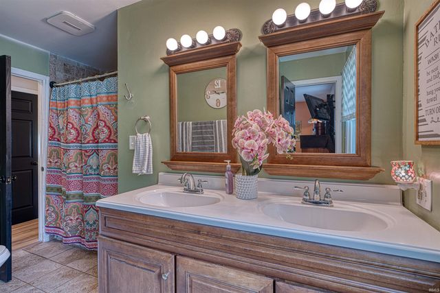 713 Carole Place, Newburgh, IN 47630