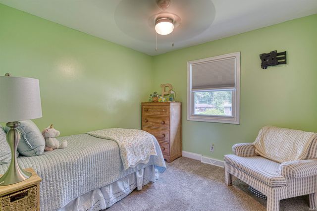713 Carole Place, Newburgh, IN 47630
