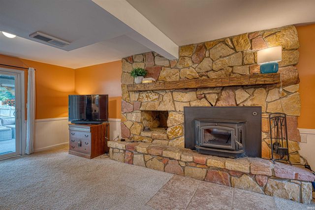 713 Carole Place, Newburgh, IN 47630