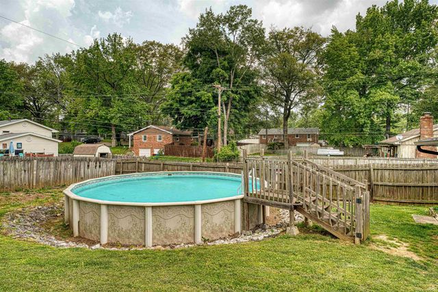 713 Carole Place, Newburgh, IN 47630