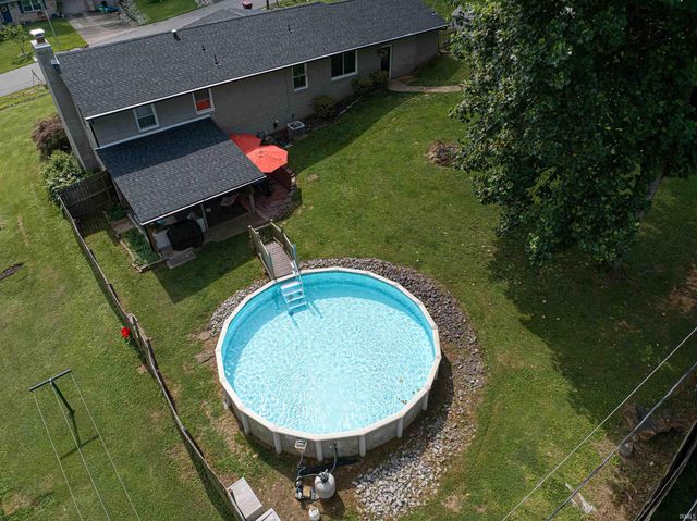713 Carole Place, Newburgh, IN 47630