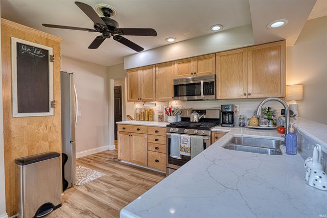 713 Carole Place, Newburgh, IN 47630