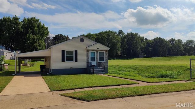 10314 Millwood Avenue, St Ann, MO 63074