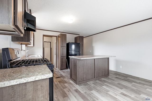 987 BENNINGTON DR, Box Elder, SD 57719