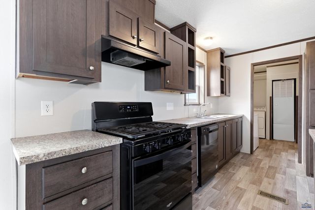 987 BENNINGTON DR, Box Elder, SD 57719