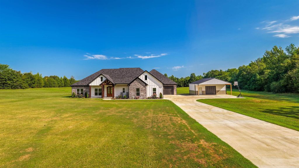 442 Shaw Bridge Road, Greenbrier, AR 72058