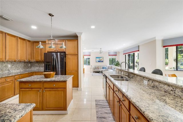 19086 SW 76th Ave, Cutler Bay, FL 33157