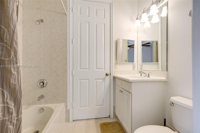 19086 SW 76th Ave, Cutler Bay, FL 33157