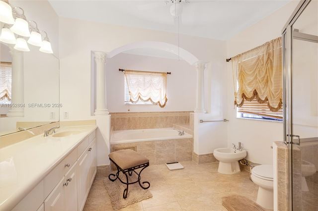 19086 SW 76th Ave, Cutler Bay, FL 33157