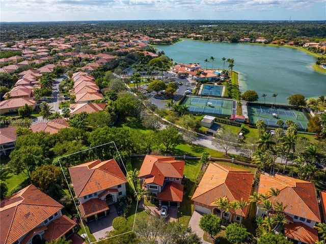 19086 SW 76th Ave, Cutler Bay, FL 33157