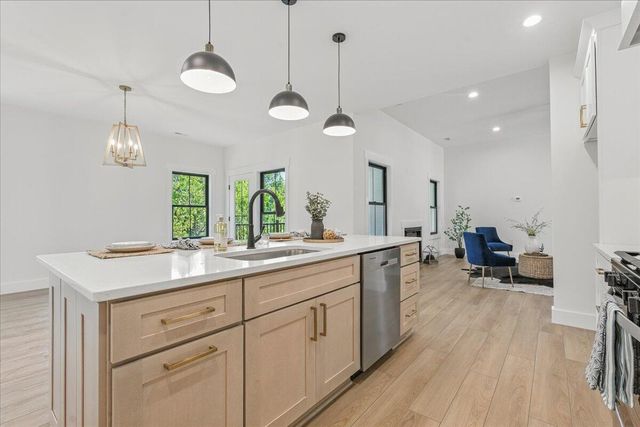 1037 Westerham CT, Huddleston, VA 24104