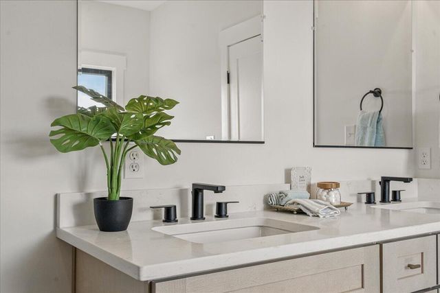 1037 Westerham CT, Huddleston, VA 24104