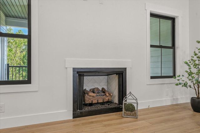 1037 Westerham CT, Huddleston, VA 24104