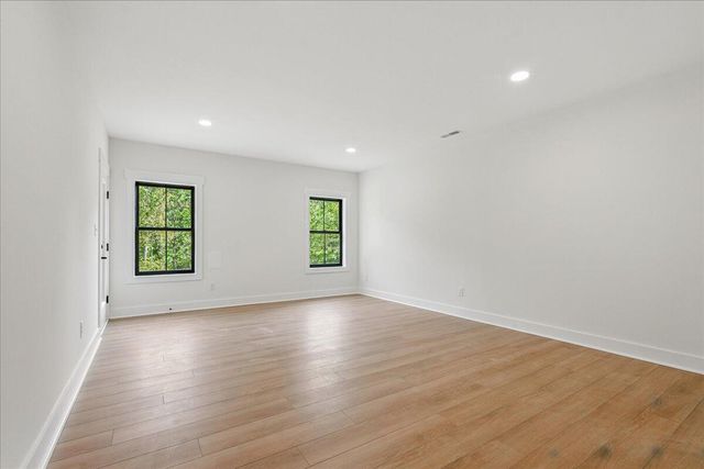 1037 Westerham CT, Huddleston, VA 24104