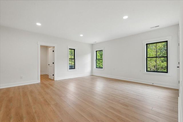 1037 Westerham CT, Huddleston, VA 24104