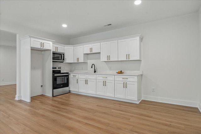 1037 Westerham CT, Huddleston, VA 24104