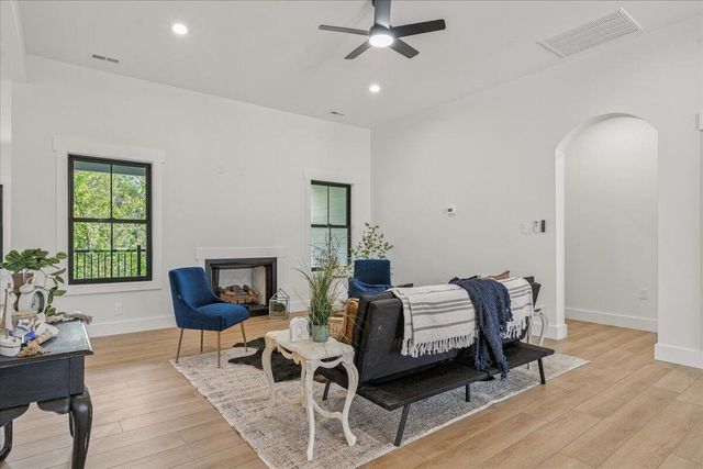 1037 Westerham CT, Huddleston, VA 24104