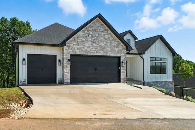 1037 Westerham CT, Huddleston, VA 24104