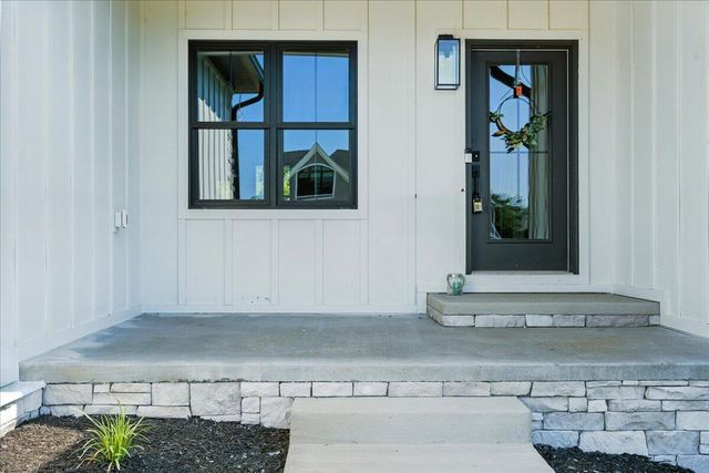 1037 Westerham CT, Huddleston, VA 24104