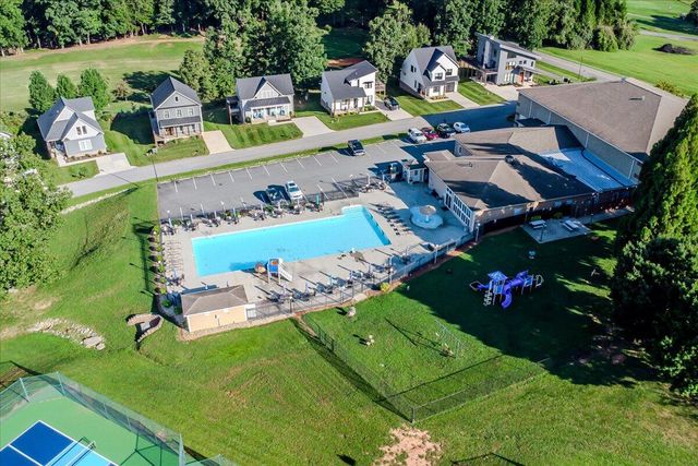 1037 Westerham CT, Huddleston, VA 24104