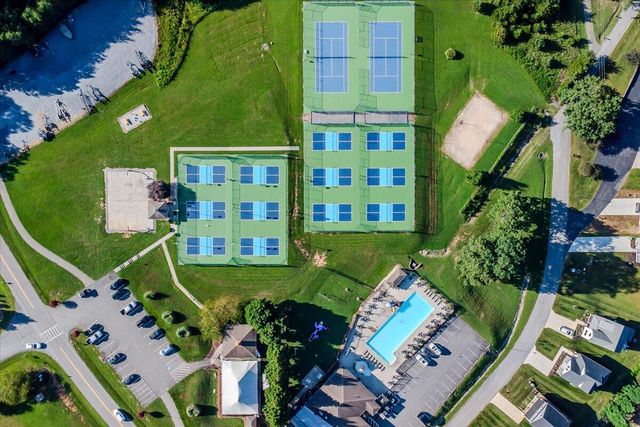 1037 Westerham CT, Huddleston, VA 24104