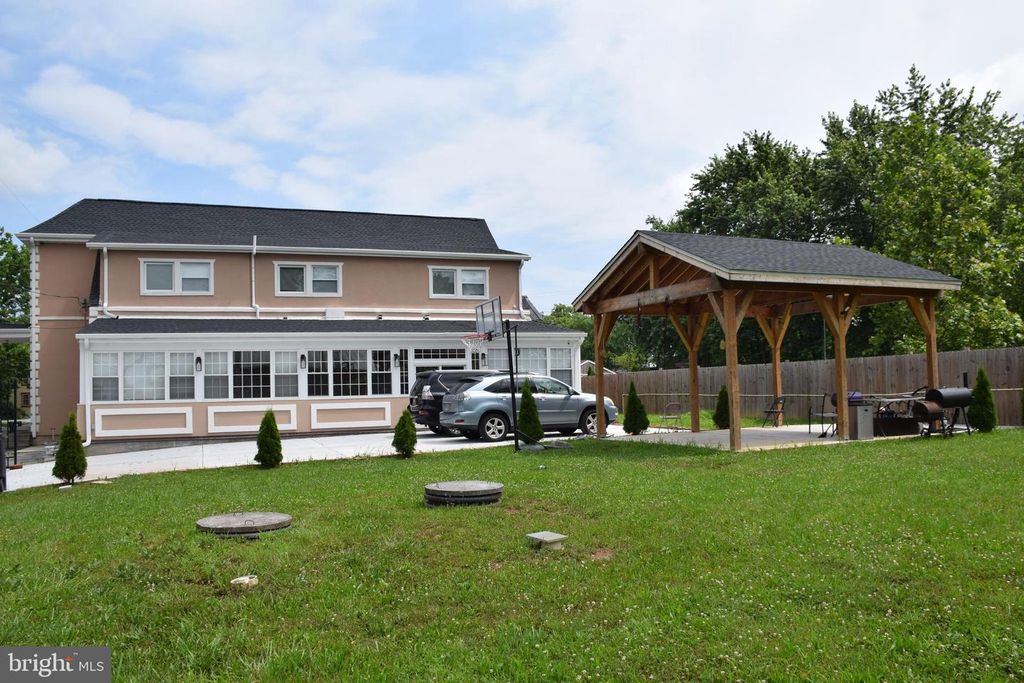 5021 HARNEY RD, Taneytown, MD 21787