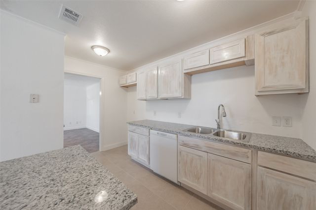 1534 Marfa Avenue, Dallas, TX 75216