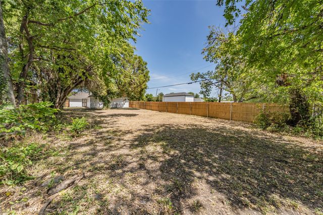1534 Marfa Avenue, Dallas, TX 75216