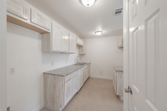 1534 Marfa Avenue, Dallas, TX 75216