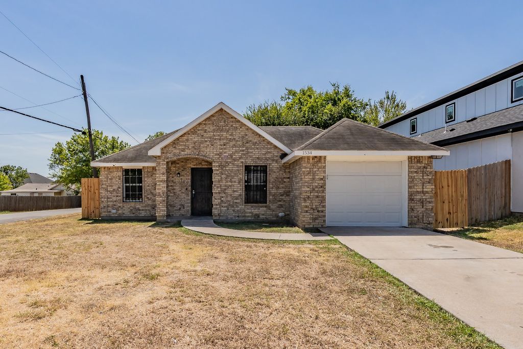 1534 Marfa Avenue, Dallas, TX 75216