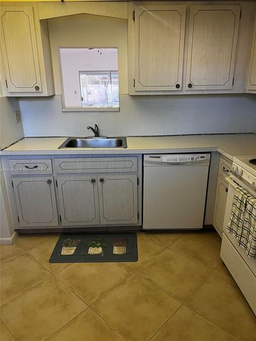 3250 NW 85th Ave 7, Coral Springs, FL 33065