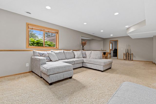 5606 Alexandra Drive, Minnetrista, MN 55364