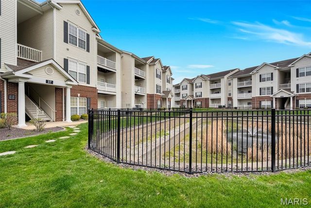 37 Kassebaum Lane 300, St Louis, MO 63129
