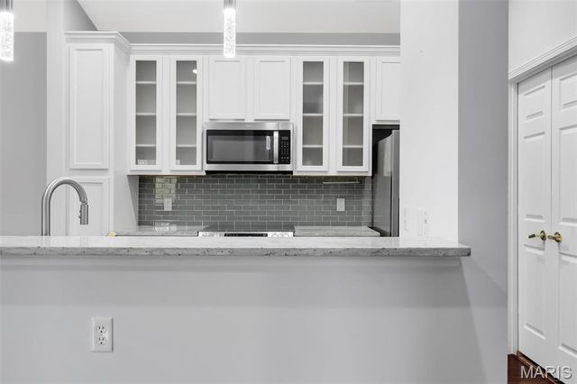 37 Kassebaum Lane 300, St Louis, MO 63129