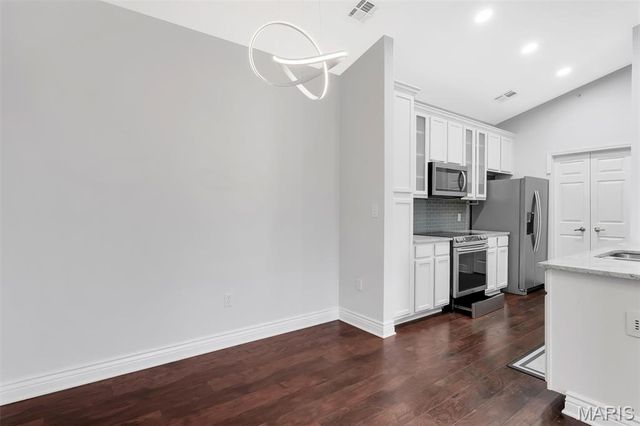 37 Kassebaum Lane 300, St Louis, MO 63129
