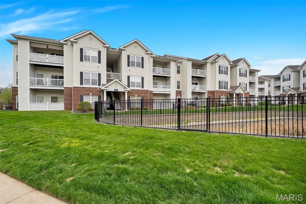37 Kassebaum Lane 300, St Louis, MO 63129