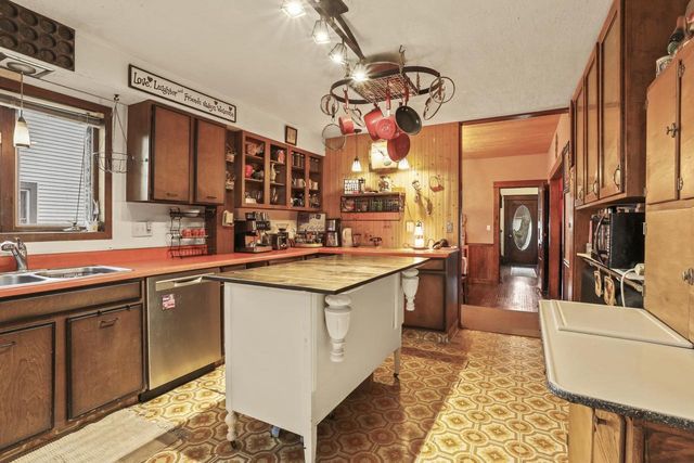 37 N 6TH STREET, Hilbert, WI 54129