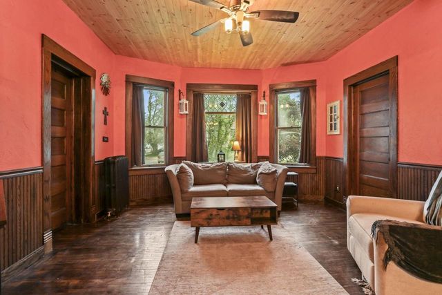37 N 6TH STREET, Hilbert, WI 54129