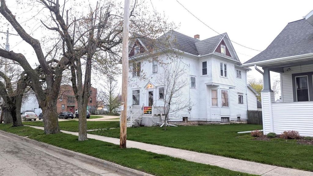 37 N 6TH STREET, Hilbert, WI 54129