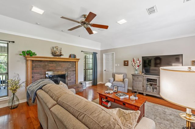 152 County Road 2434, Mineola, TX 75773