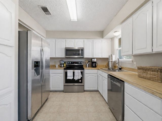 5907 Woodsetter Lane, Arlington, TX 76017